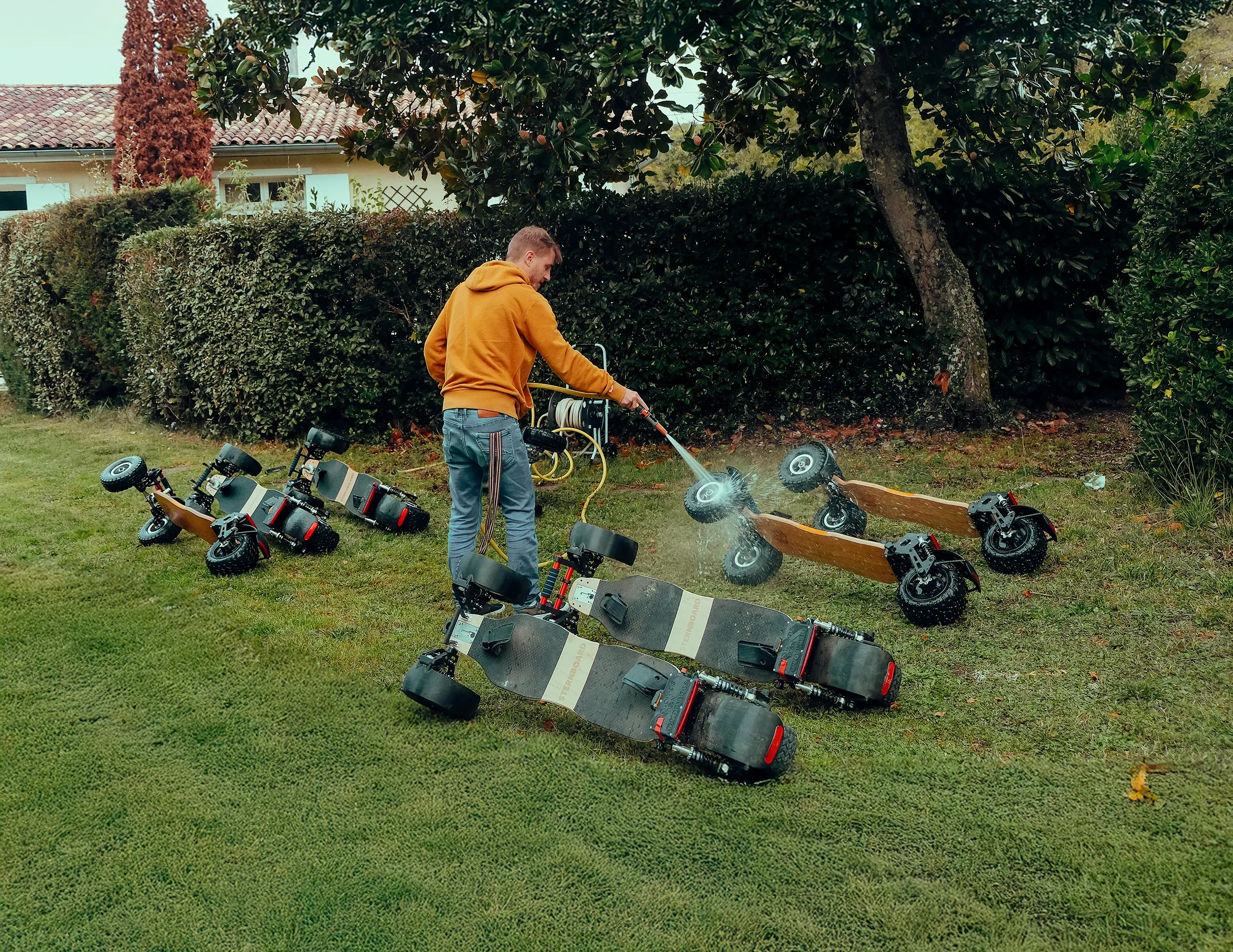Entretien au jet d'eau Sternboard skateboard électrique étanche nettoyage facile multiple planches électriques jardin